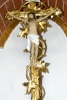 Krzyż stojący na tabernakulum